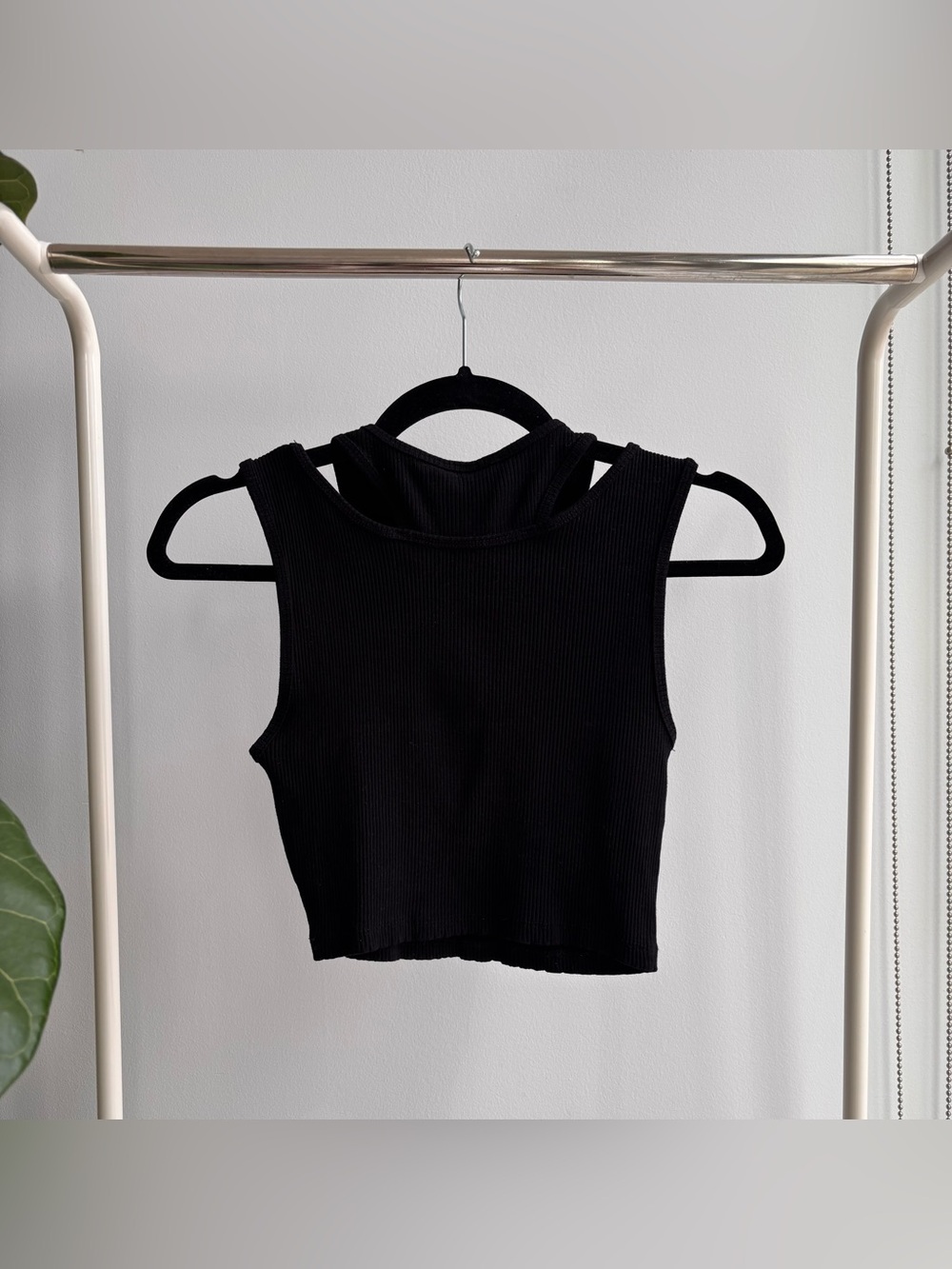 H&M | Cropped Cut-Out Peek-a-Boo Ribbed Tank Top M - Picture 2 of 6